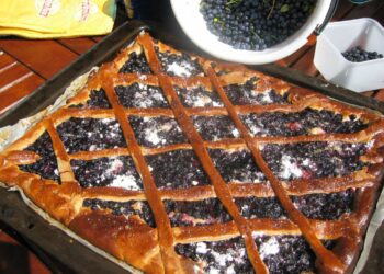 mustikkapiirakka pellillinen