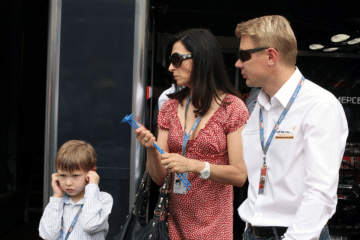 Mika ja Marketa Häkkinen Ellan, Danielin ja Lynnin kanssa