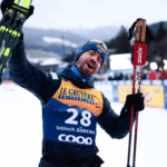 Perttu Hyvärinen juhlii maailmancupin voittoa Toblachissa